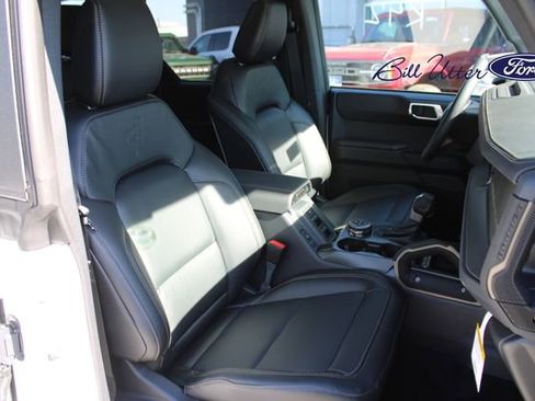 New 2025 Ford Bronco Badlands image 7