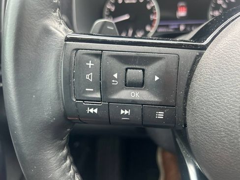 Used 2022 Nissan Pathfinder SV FWD image 23