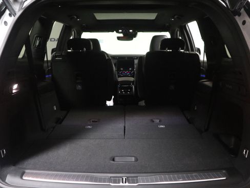 New 2025 Jeep Grand Cherokee L Overland image 9