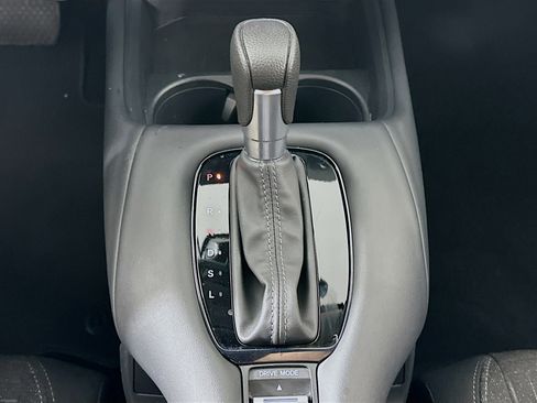 Used 2025 Honda HR-V LX image 23