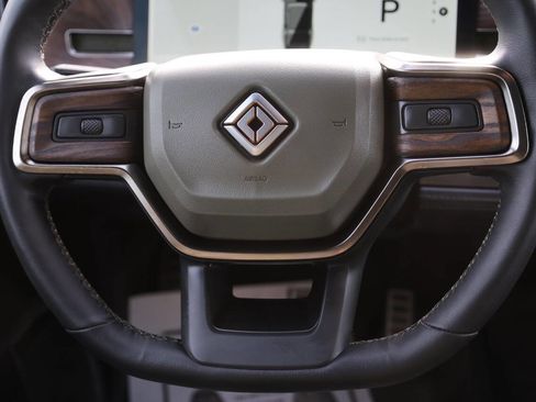 Used 2022 Rivian R1S Launch Edition image 19