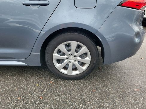 Used 2022 Toyota Corolla LE image 7