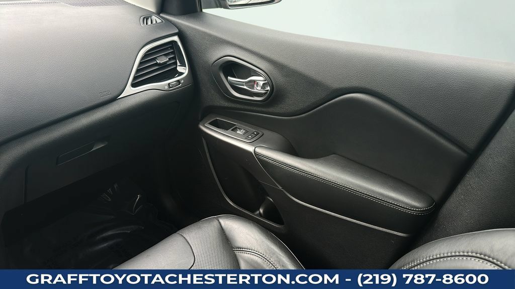 Used 2020 Jeep Cherokee Limited AWD/4WD image 13