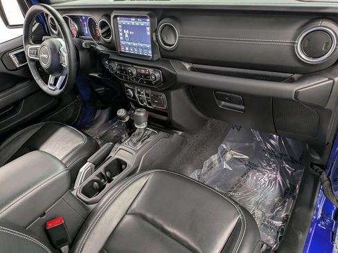 Used 2020 Jeep Wrangler Unlimited Sahara AWD/4WD image 30