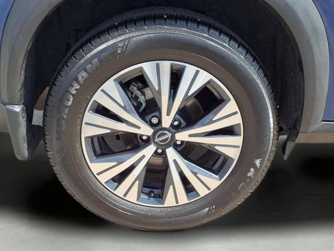 Used 2023 Nissan Rogue SV FWD image 9