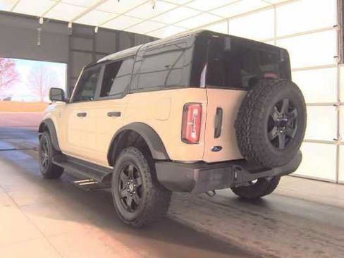 Used 2025 Ford Bronco Outer Banks w/ Black Appearance Package image 5