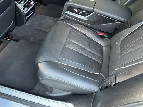 Used 2022 BMW 740i RWD image 28