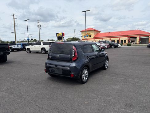 Used 2016 Kia Soul + FWD image 3
