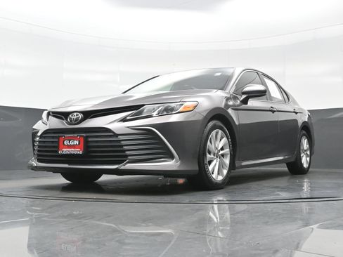 Used 2022 Toyota Camry LE FWD image 26