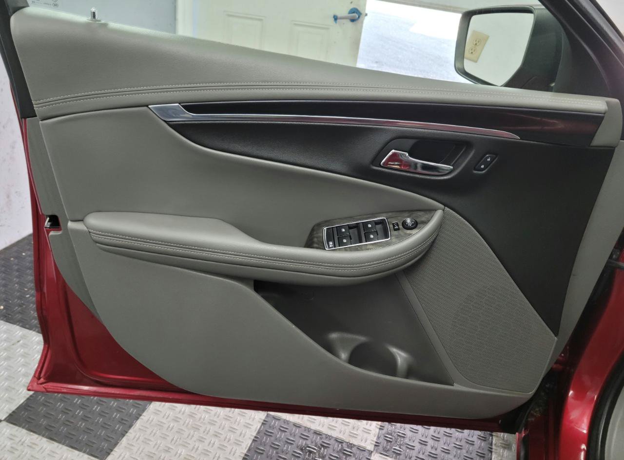Used 2015 Chevrolet Impala LT w/ Convenience Package FWD image 17