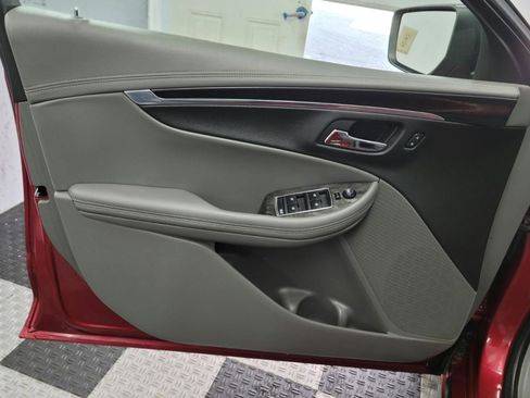 Used 2015 Chevrolet Impala LT w/ Convenience Package FWD image 17