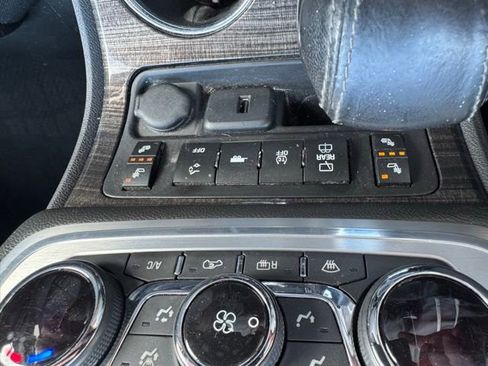 Used 2015 GMC Acadia SLT image 24