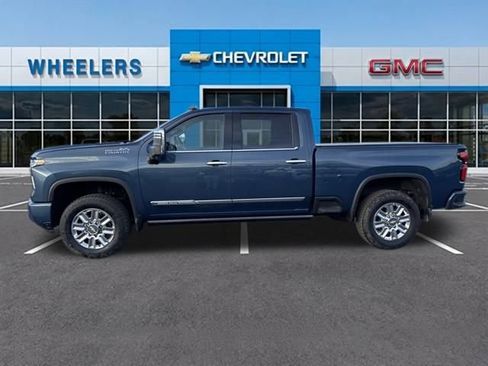 Used 2025 Chevrolet Silverado 3500 High Country w/ High Country Premium Package image 2