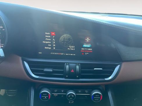 Used 2018 Alfa Romeo Giulia Ti w/ Quick Order Package 22X Lusso image 20