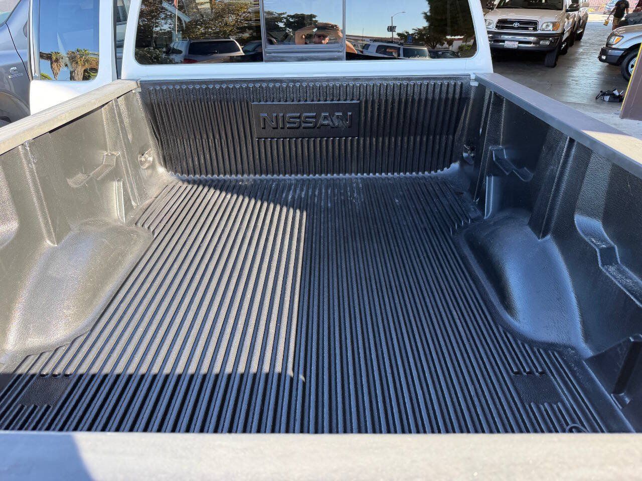 Used 2005 Nissan Titan SE RWD image 12