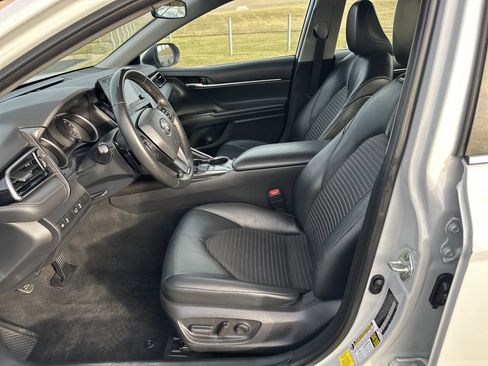 Used 2023 Toyota Camry SE image 16