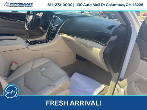 Used 2020 Cadillac Escalade Premium Luxury image 17