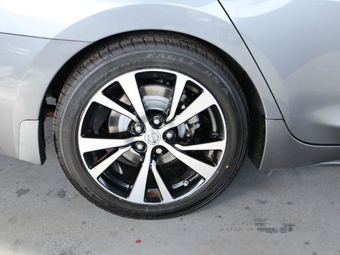 Used 2018 Nissan Maxima Platinum FWD image 5