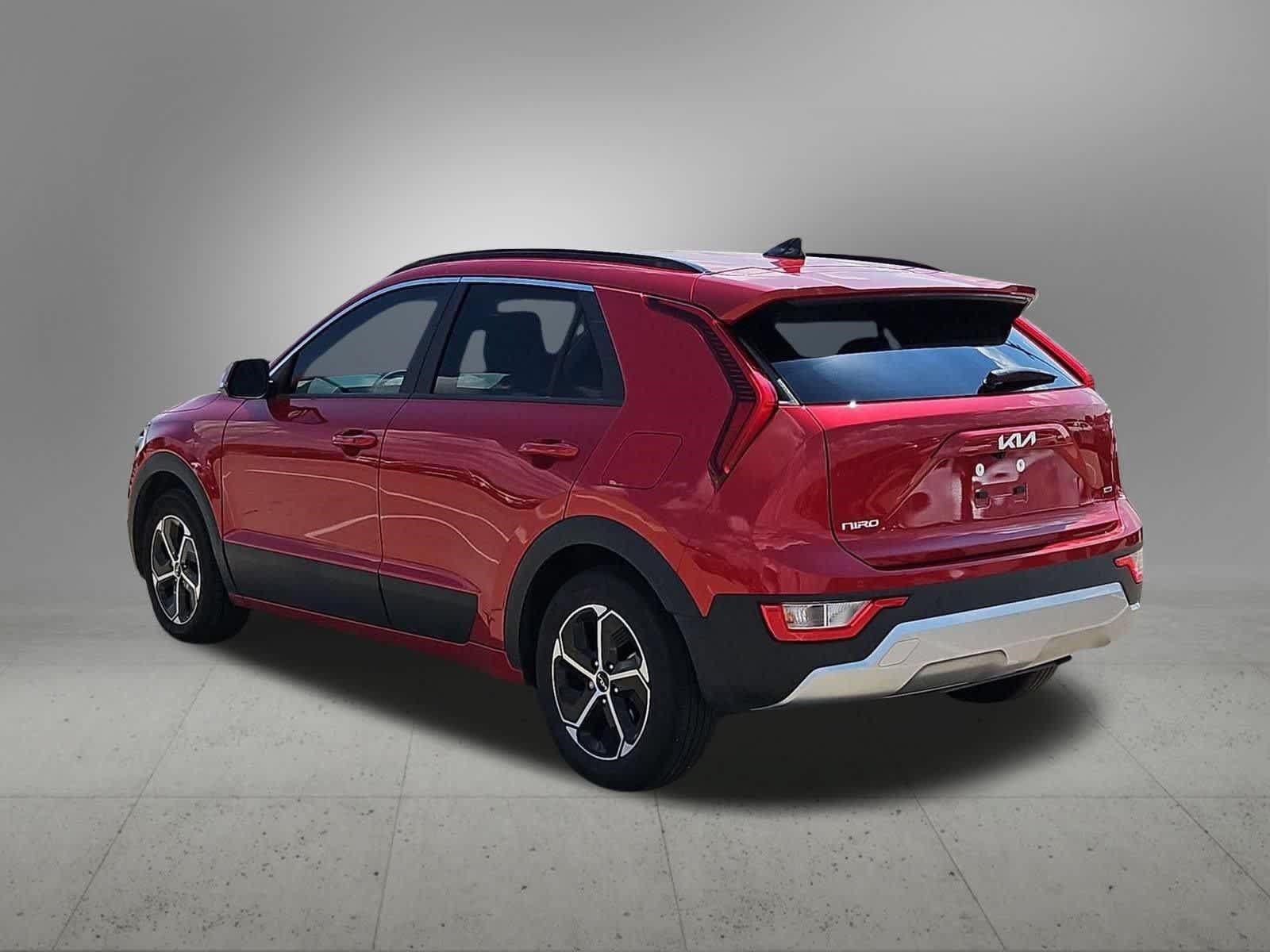 Used 2023 Kia Niro EX FWD image 3