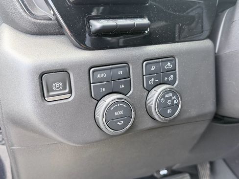 Used 2023 Chevrolet Silverado 1500 ZR2 w/ Technology Package AWD/4WD image 14