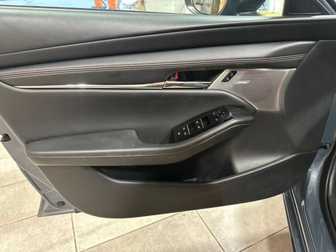 Used 2023 MAZDA MAZDA3 s FWD image 13