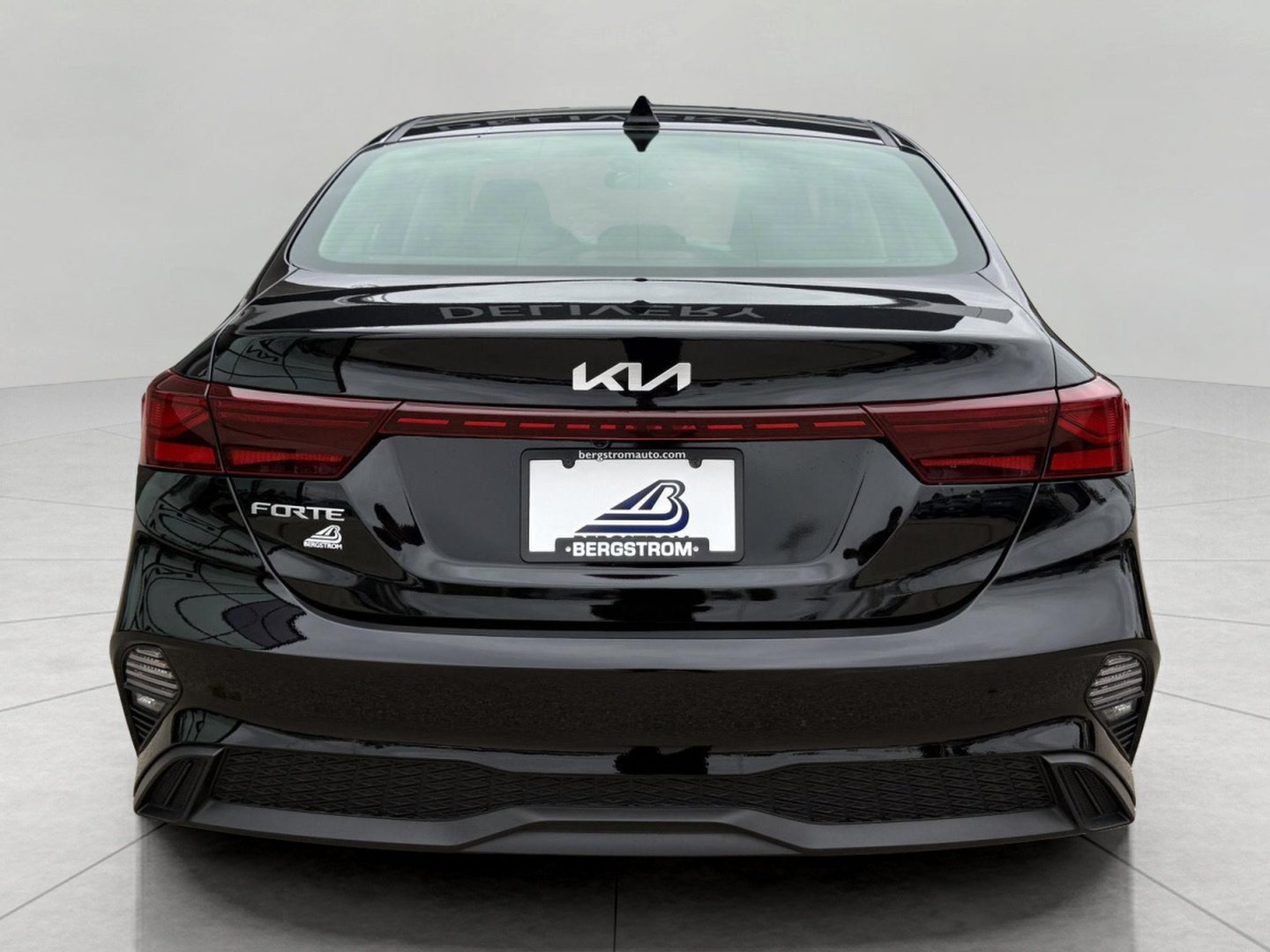 Used 2024 Kia Forte LXS w/ LXS Technology Package FWD image 10
