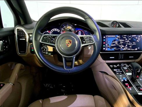 Certified 2023 Porsche Cayenne Platinum Edition AWD/4WD image 13