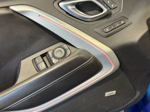 Used 2017 Chevrolet Camaro LT RWD image 14