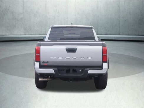 Used 2025 Toyota Tacoma TRD Off-Road AWD/4WD image 14