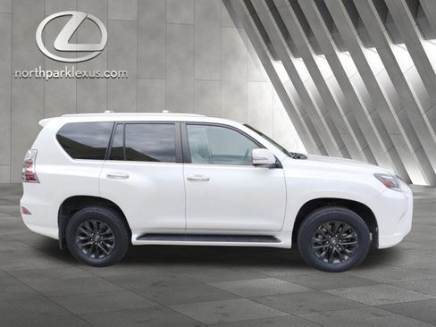 Certified 2023 Lexus GX 460 Premium w/ Premium Package AWD/4WD image 4