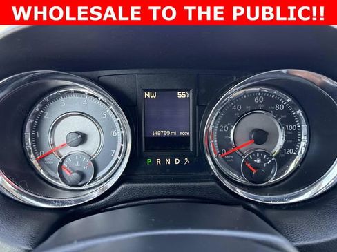 Used 2014 Chrysler Town & Country Touring image 30