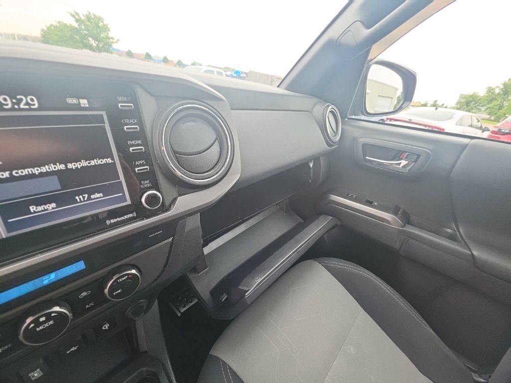 Used 2022 Toyota Tacoma TRD Sport AWD/4WD image 20