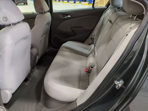 Used 2018 Chevrolet Cruze LT w/ Convenience Package image 18