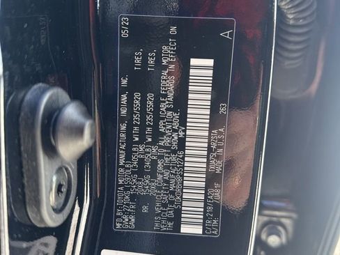 Used 2023 Toyota Highlander L image 24