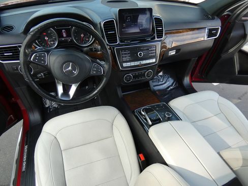 Used 2019 Mercedes-Benz GLS 550 4MATIC image 22