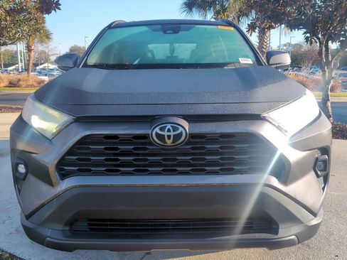 Used 2022 Toyota RAV4 XLE Premium image 3