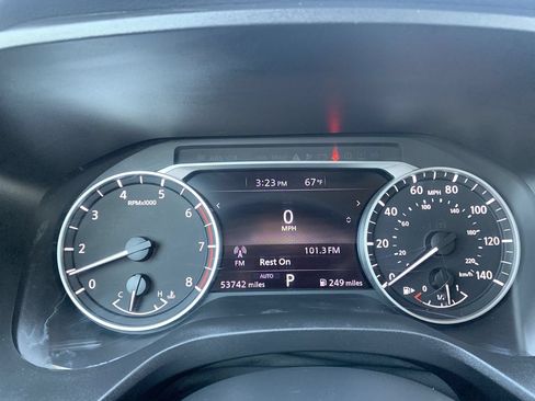 Used 2024 Nissan Rogue S AWD/4WD image 18