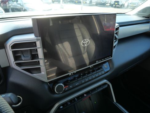 Used 2024 Toyota Tundra Limited image 22