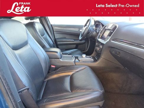 Used 2022 Chrysler 300 Touring L image 24