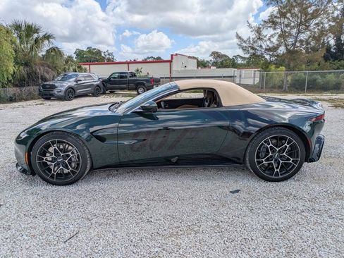 Used 2021 Aston Martin V8 Vantage Roadster image 5