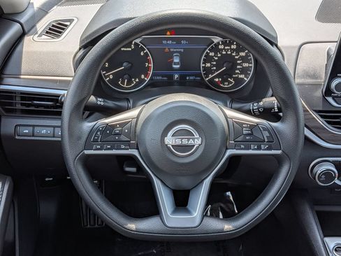Used 2025 Nissan Altima 2.5 SV FWD image 16