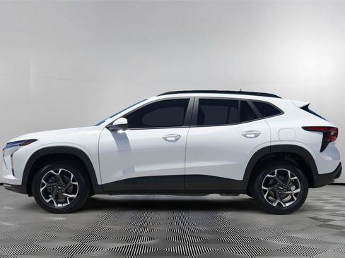 Used 2024 Chevrolet Trax LT FWD image 7