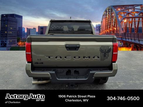 Used 2025 Toyota Tacoma SR5 image 4