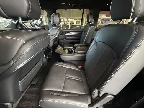 Used 2024 Jeep Grand Wagoneer Series II Obsidian w/ Quick Order Packagew 28T AWD/4WD image 32
