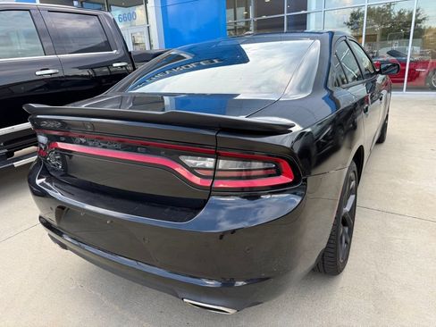 Used 2022 Dodge Charger SXT w/ Blacktop Package RWD image 4