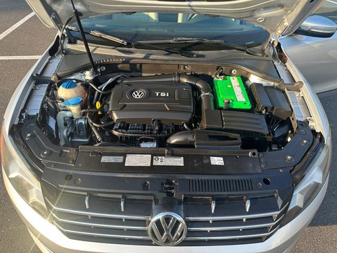 Used 2014 Volkswagen Passat 1.8T SEL Premium FWD image 8