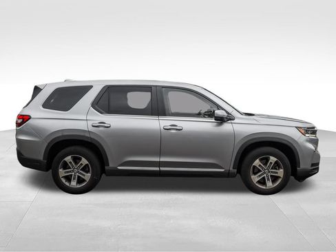 Used 2023 Honda Pilot EX-L image 3