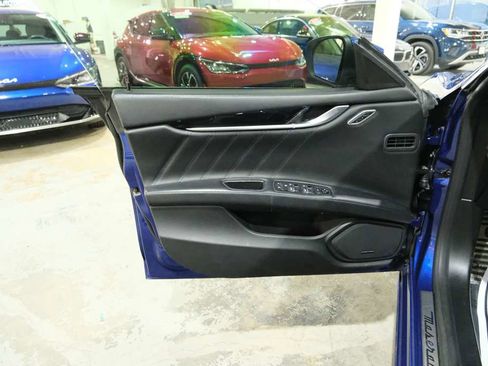 Used 2019 Maserati Ghibli S GranSport image 18