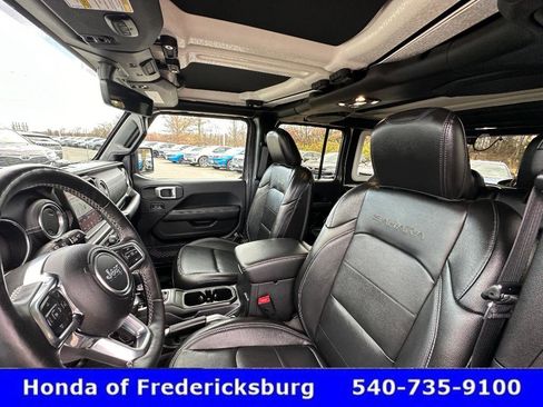Used 2020 Jeep Wrangler Unlimited Sahara image 19