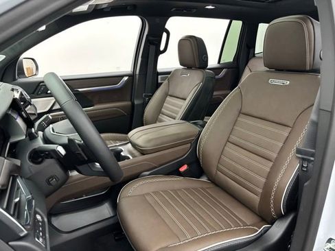 New 2026 GMC Acadia Denali Ultimate w/ LPO, Floor Liner Package AWD/4WD image 22